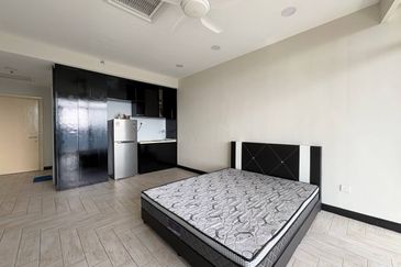 Crown Tower @ Empire City