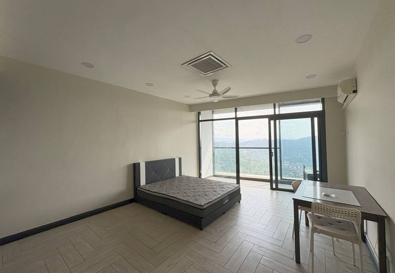 Crown Tower @ Empire City