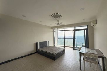 Crown Tower @ Empire City