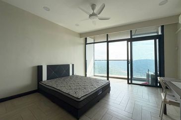 Crown Tower @ Empire City