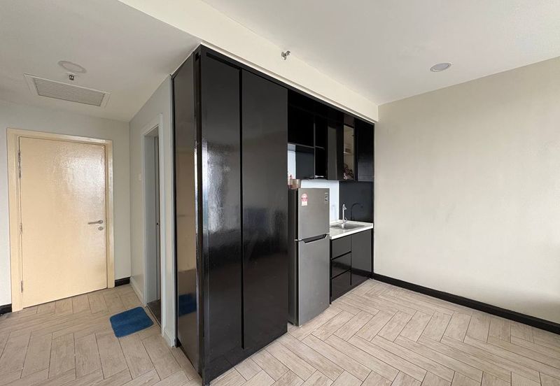 Crown Tower @ Empire City