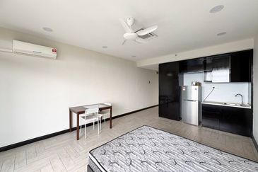 Crown Tower @ Empire City