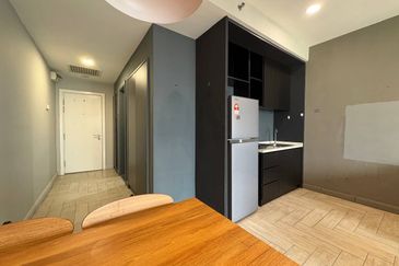 Crown Tower @ Empire City