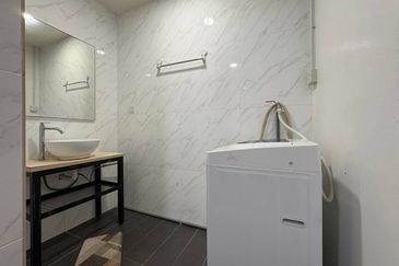 Crown Tower @ Empire City