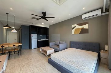 Crown Tower @ Empire City