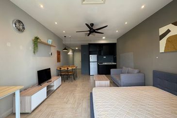 Crown Tower @ Empire City