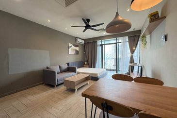 Crown Tower @ Empire City