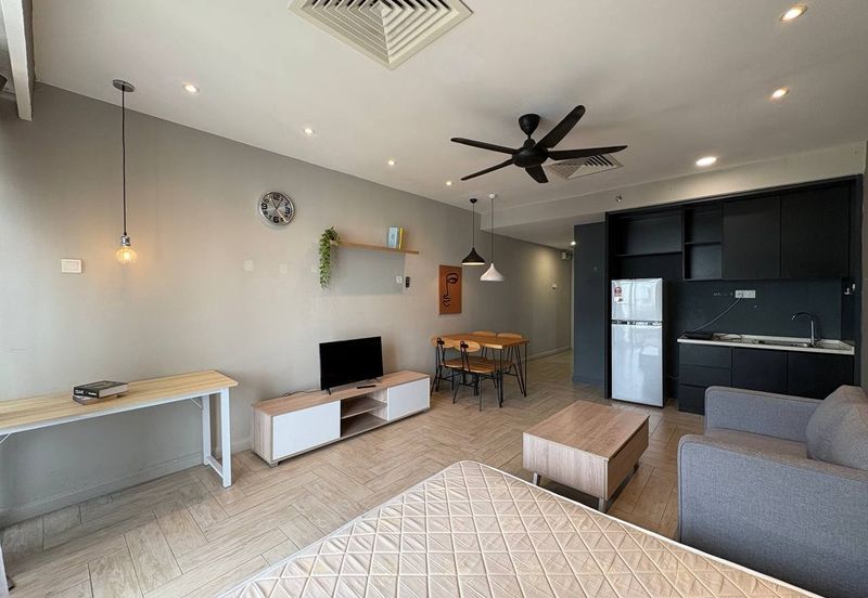 Crown Tower @ Empire City