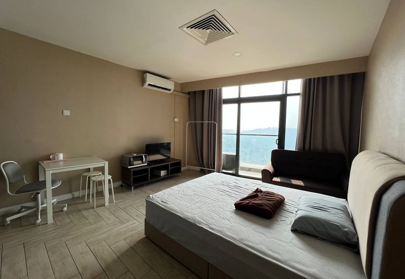 Crown Tower @ Empire City