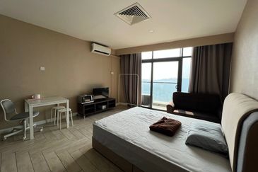 Crown Tower @ Empire City