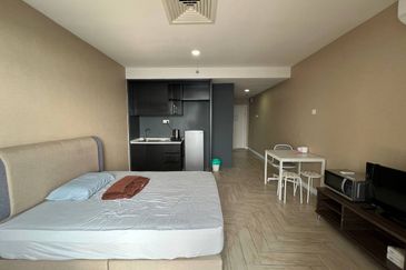 Crown Tower @ Empire City