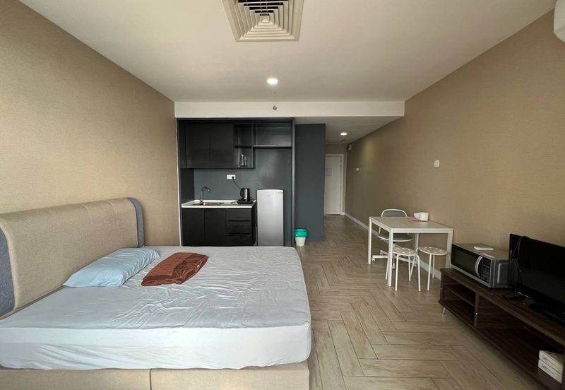 Crown Tower @ Empire City