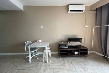 Crown Tower @ Empire City