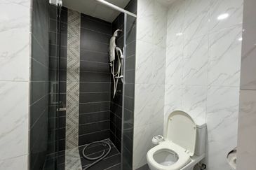 Crown Tower @ Empire City