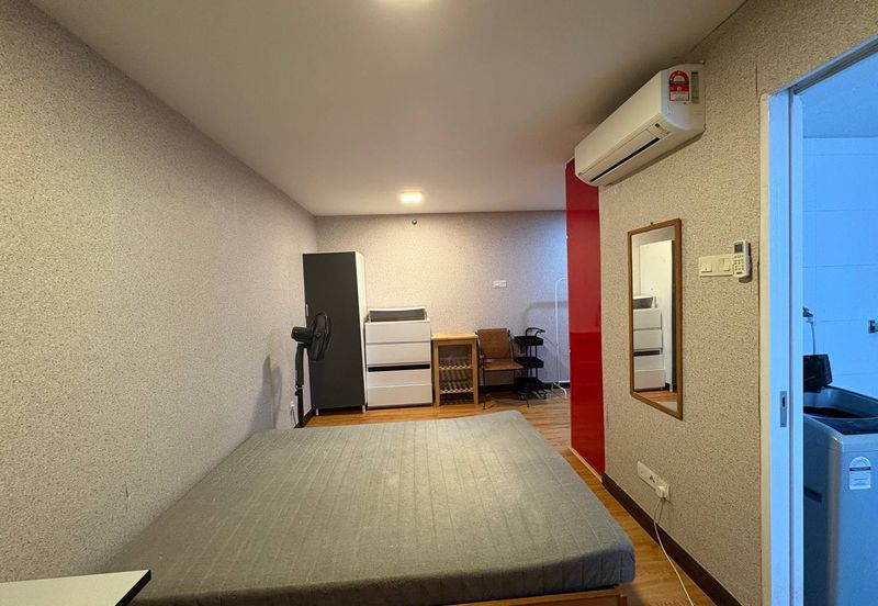 Halo Sunday @ Empire City