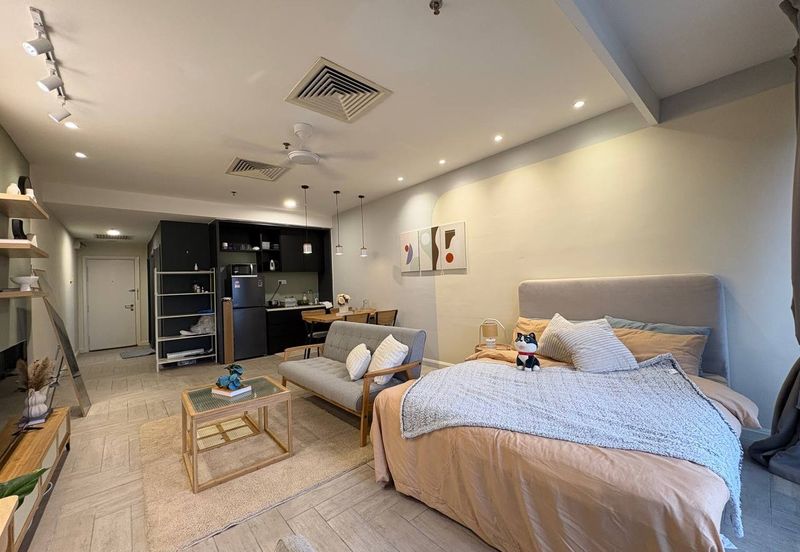 Crown Tower @ Empire City