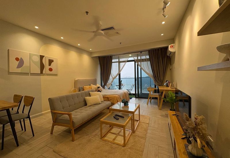 Crown Tower @ Empire City