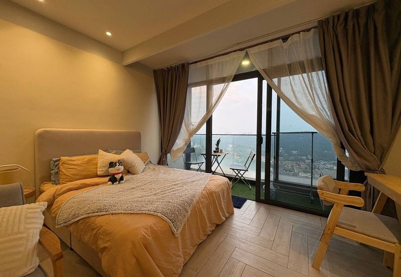 Crown Tower @ Empire City