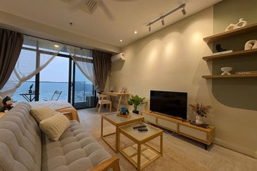 Crown Tower @ Empire City