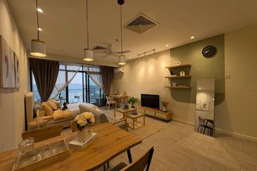 Crown Tower @ Empire City