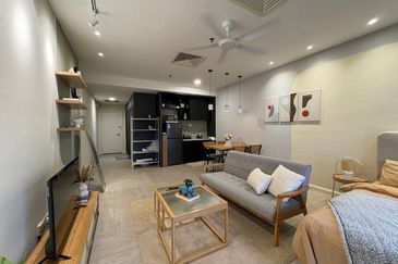 Crown Tower @ Empire City