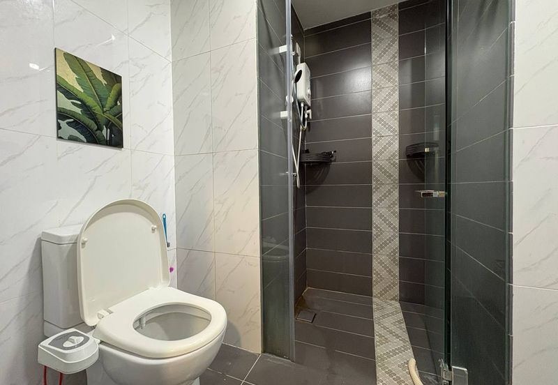 Crown Tower @ Empire City