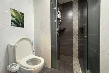 Crown Tower @ Empire City