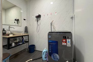 Crown Tower @ Empire City