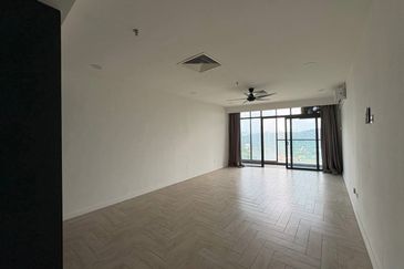 Crown Tower @ Empire City