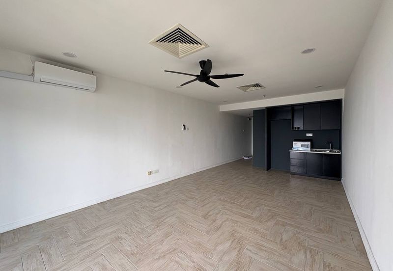 Crown Tower @ Empire City