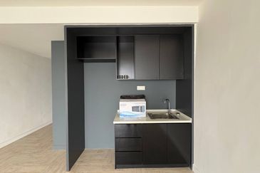 Crown Tower @ Empire City