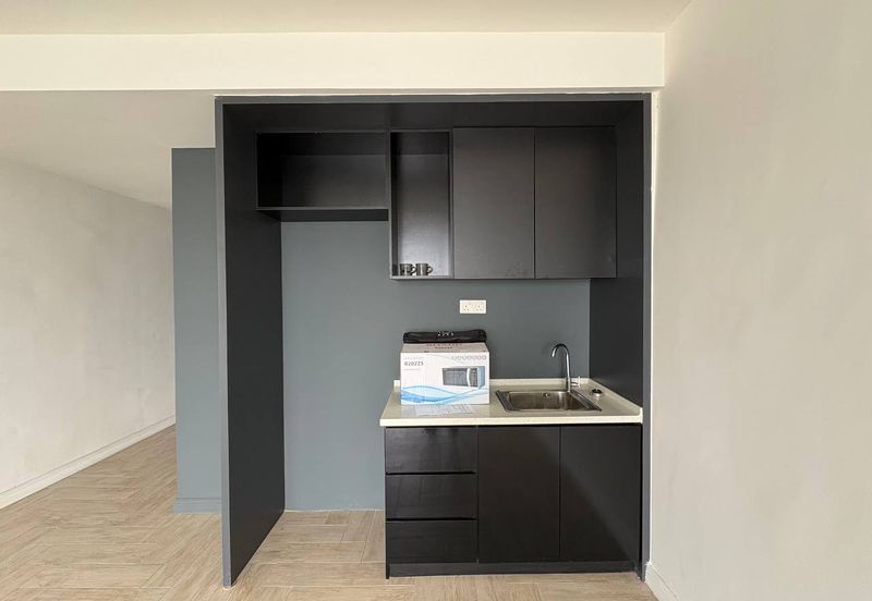 Crown Tower @ Empire City