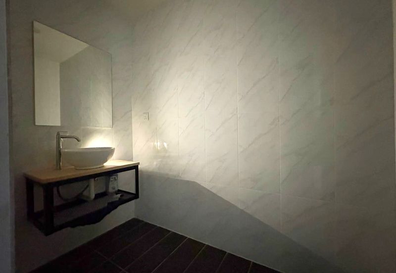 Crown Tower @ Empire City