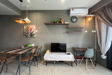 Crown Tower @ Empire City