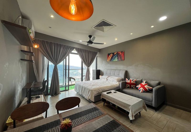 Crown Tower @ Empire City