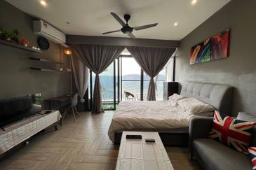 Crown Tower @ Empire City