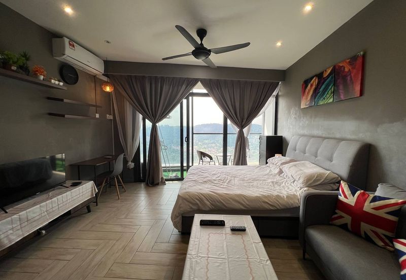 Crown Tower @ Empire City