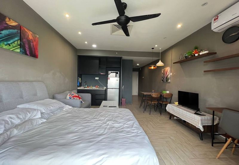 Crown Tower @ Empire City