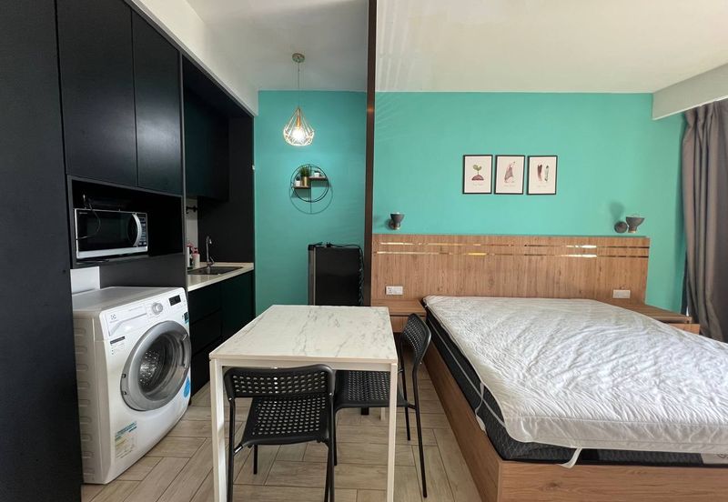 Crown Tower @ Empire City