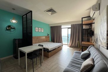 Crown Tower @ Empire City