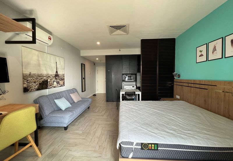 Crown Tower @ Empire City