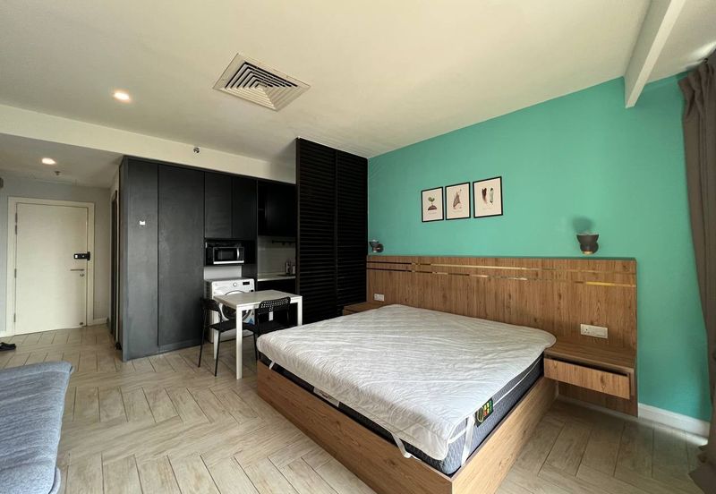 Crown Tower @ Empire City