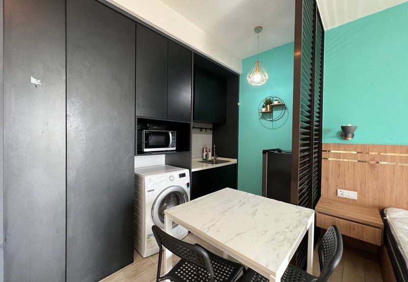 Crown Tower @ Empire City