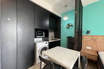 Crown Tower @ Empire City