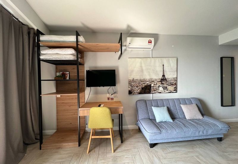 Crown Tower @ Empire City