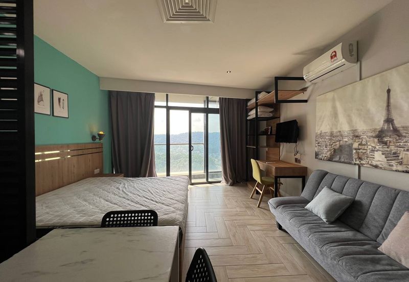 Crown Tower @ Empire City