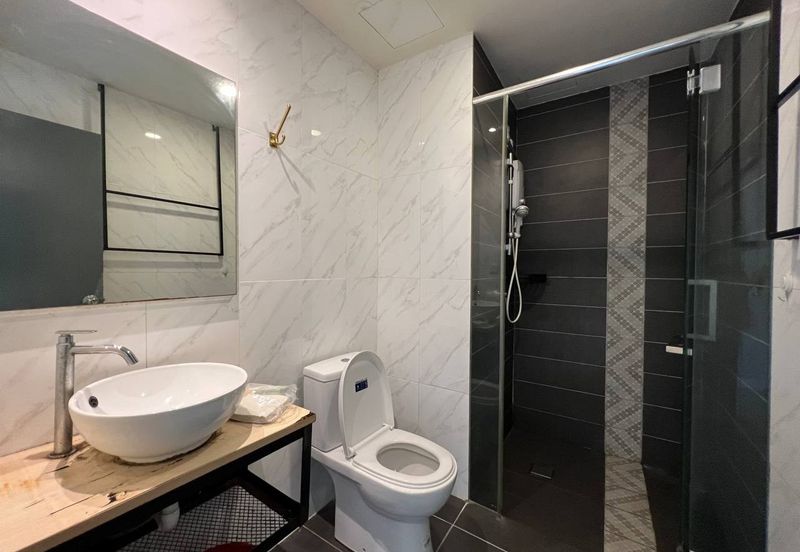 Crown Tower @ Empire City