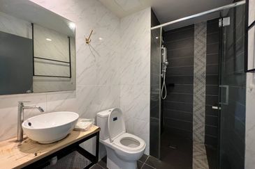 Crown Tower @ Empire City