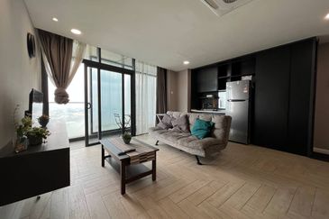 Crown Tower @ Empire City