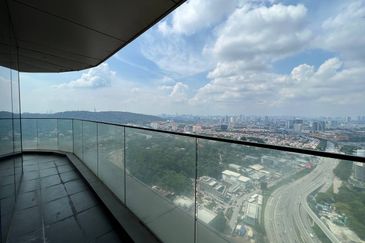 Crown Tower @ Empire City